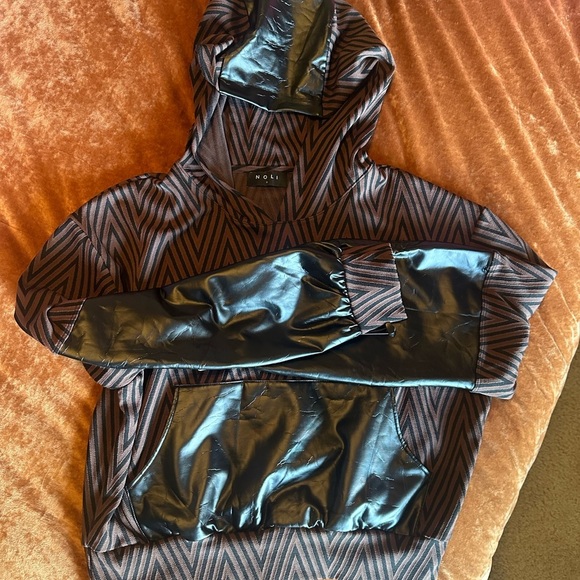 NOLI Brown & Black Chevron Leather Pullover - Picture 6 of 9